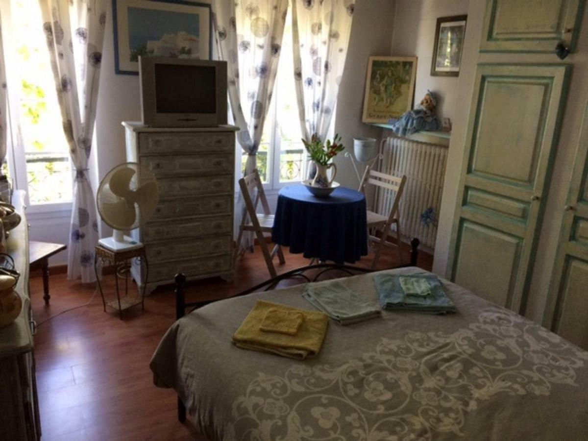 דירות Garéoult Chez Mimi & Chouchou מראה חיצוני תמונה